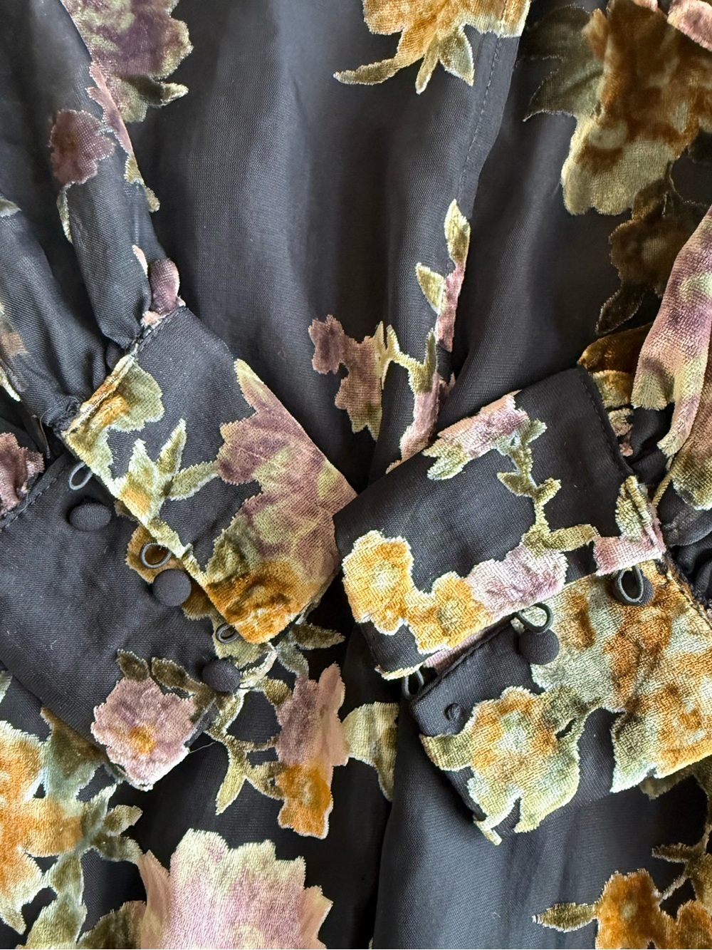 ASTR The Label Sonya Velvet Burnout Floral
Wrap Midi Dress - Picture 11 of 14